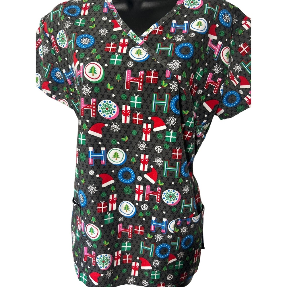 Cassandra O Christmas Holiday Scrub‎ Top Santa HO Presents Trees Small